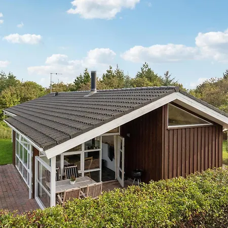 3 Bedroom Beautiful In Skjern